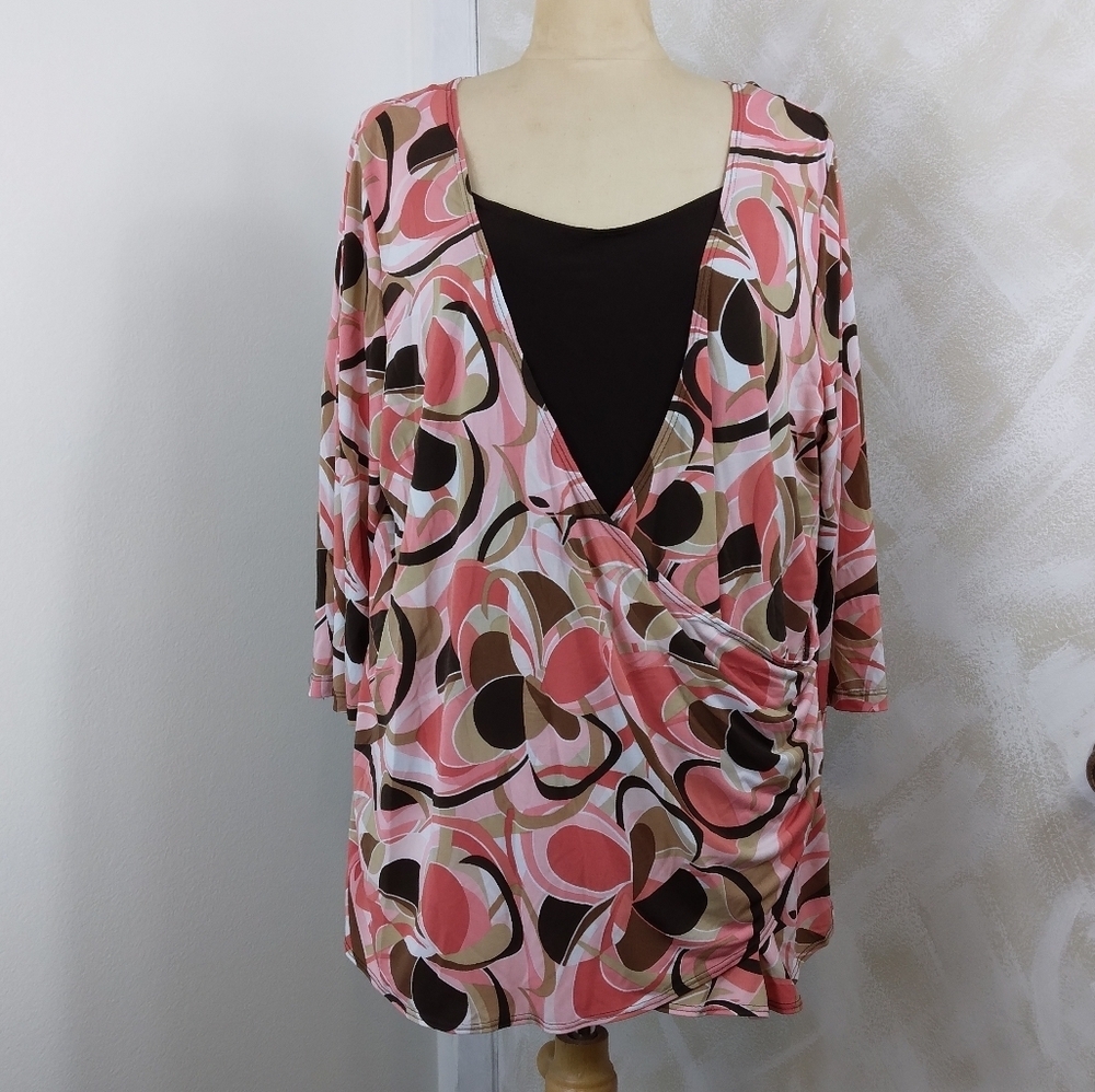 I.N. Studio Woman blouse 1X Brown and Peach abstract pattern